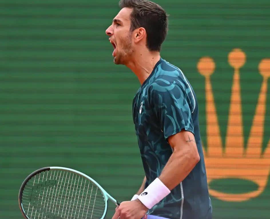 意大利网球队轻取德国网球队，费德勒绝境逆转的简单介绍