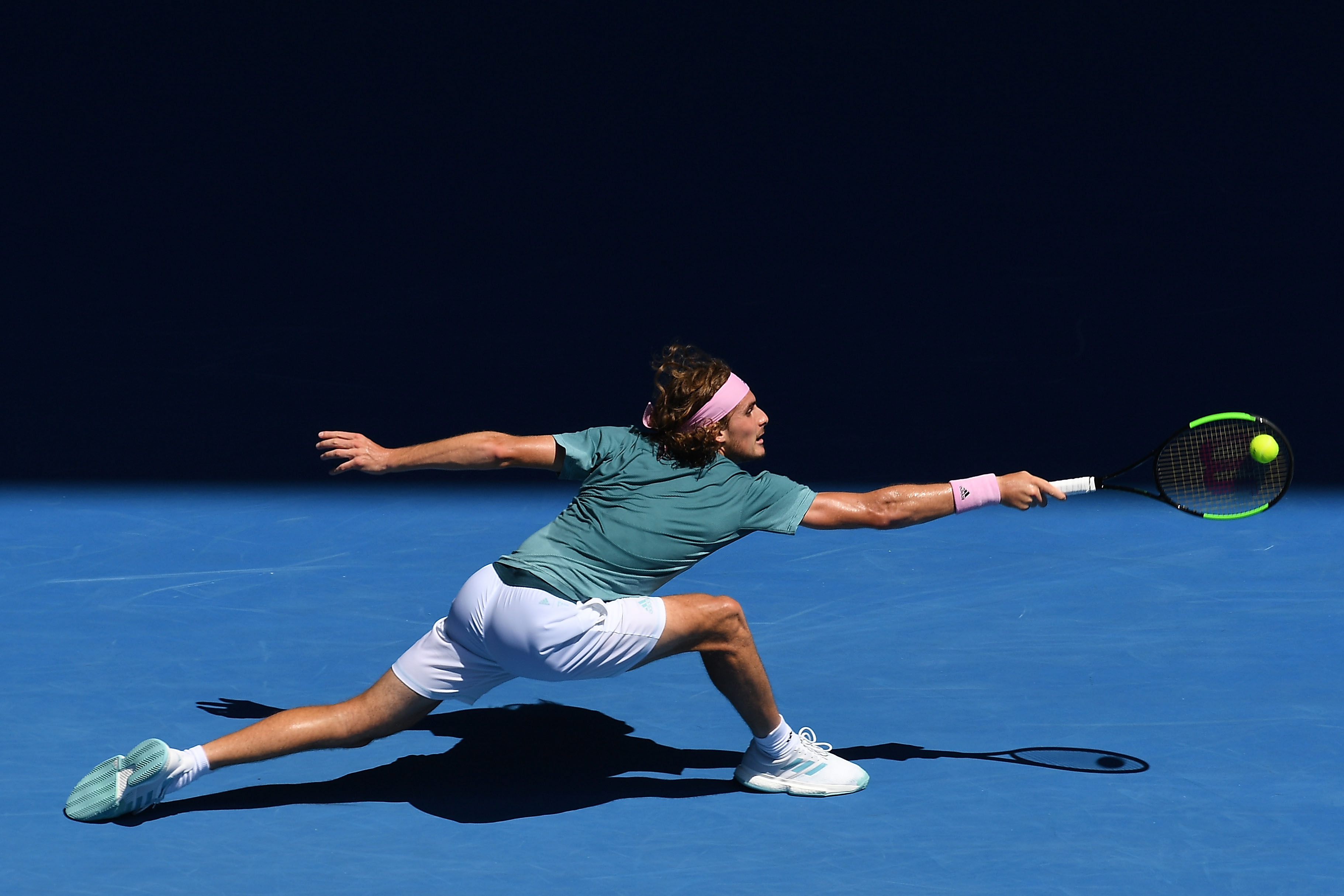 开云体育APP下载-英国网球队鏖战意大利网球队，西西帕斯三分雨点燃全场