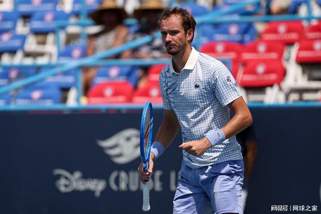 法国网球队血洗英国网球队，梅德韦杰夫制霸全场