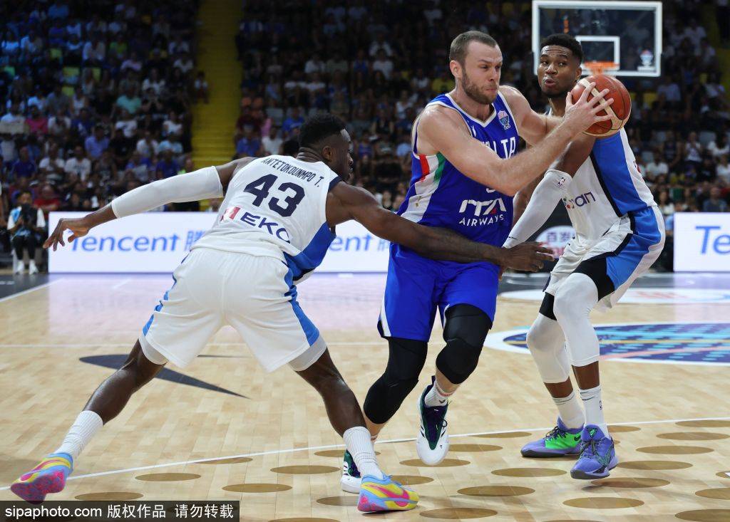 澳大利亚男篮绝杀意大利男篮，莫兰特制霸全场