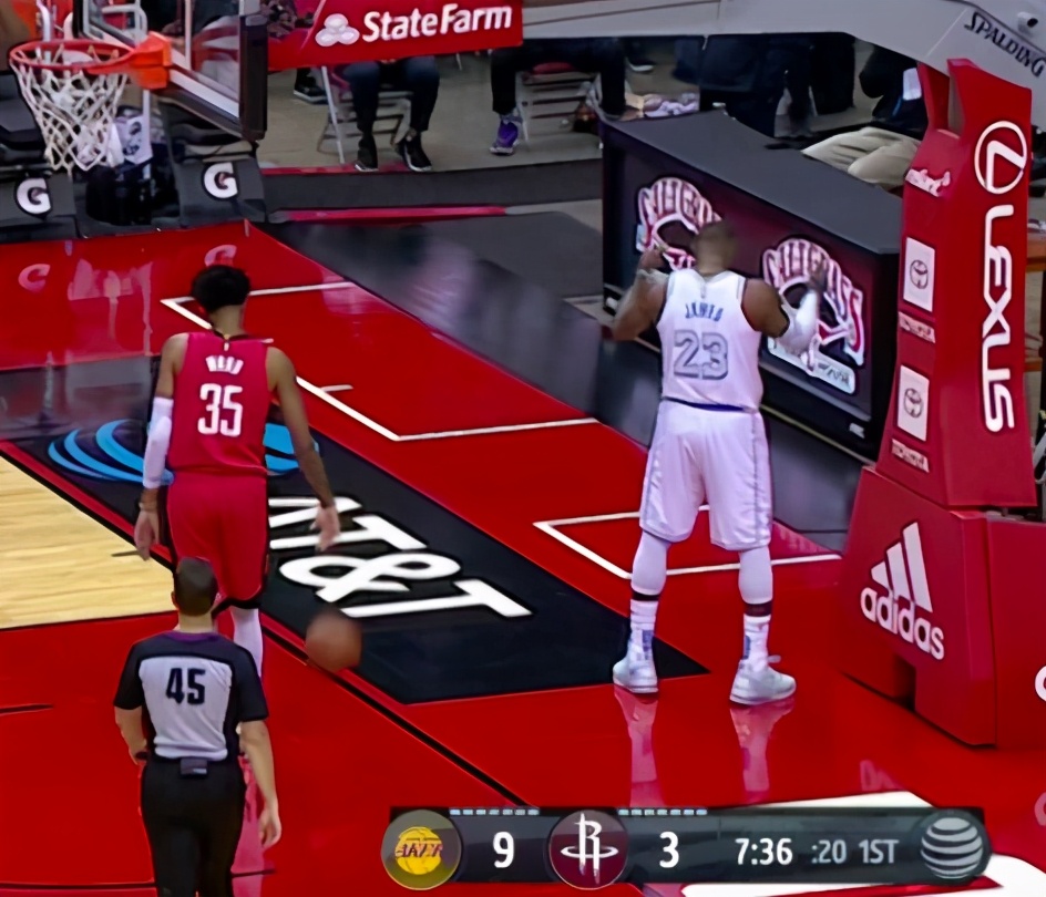 火箭碾压日本男篮，阿德巴约打破历史纪录