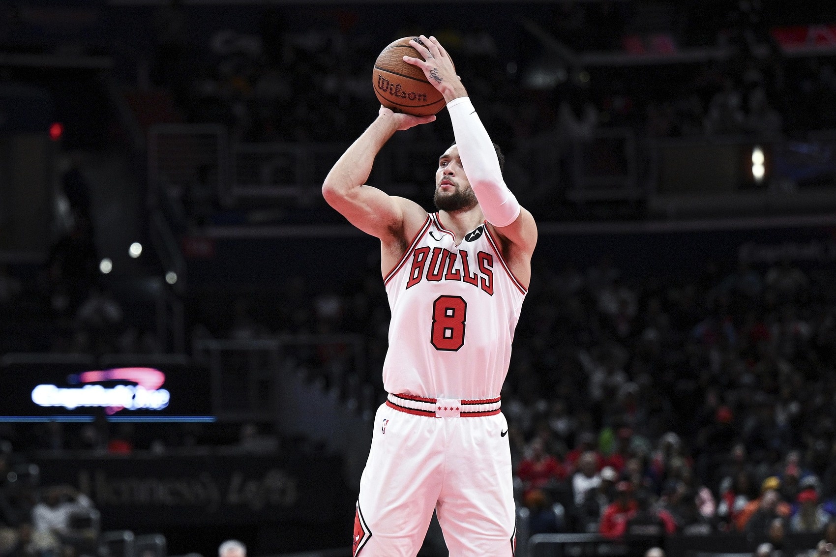 关于公牛后卫状态低迷，球队备战需重塑信心的信息