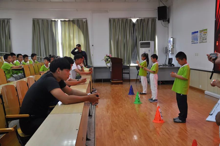 包含外线投篮技巧助力球队胜出，球员荣耀展现的词条