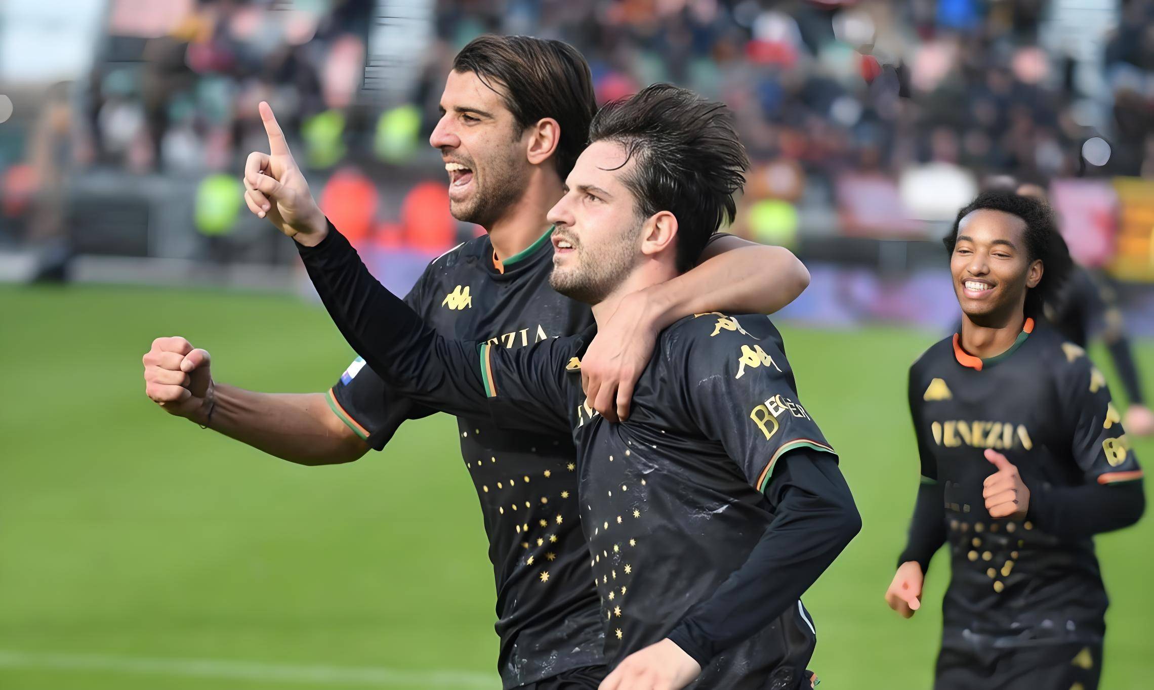 开云体育直播-尤文图斯客场大捷,挺进欧冠四强的简单介绍