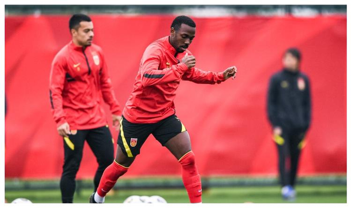 芬兰队备战白俄罗斯，誓言不惧任何对手