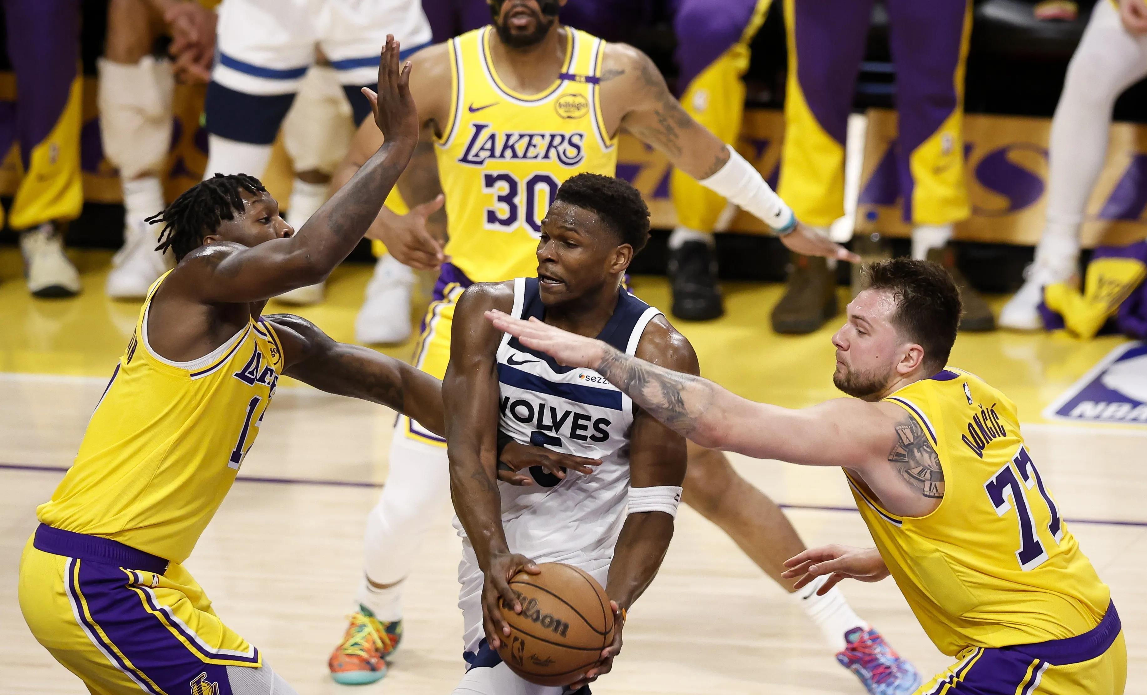 关于湖人队遇到强劲对手，最终取得胜利的信息