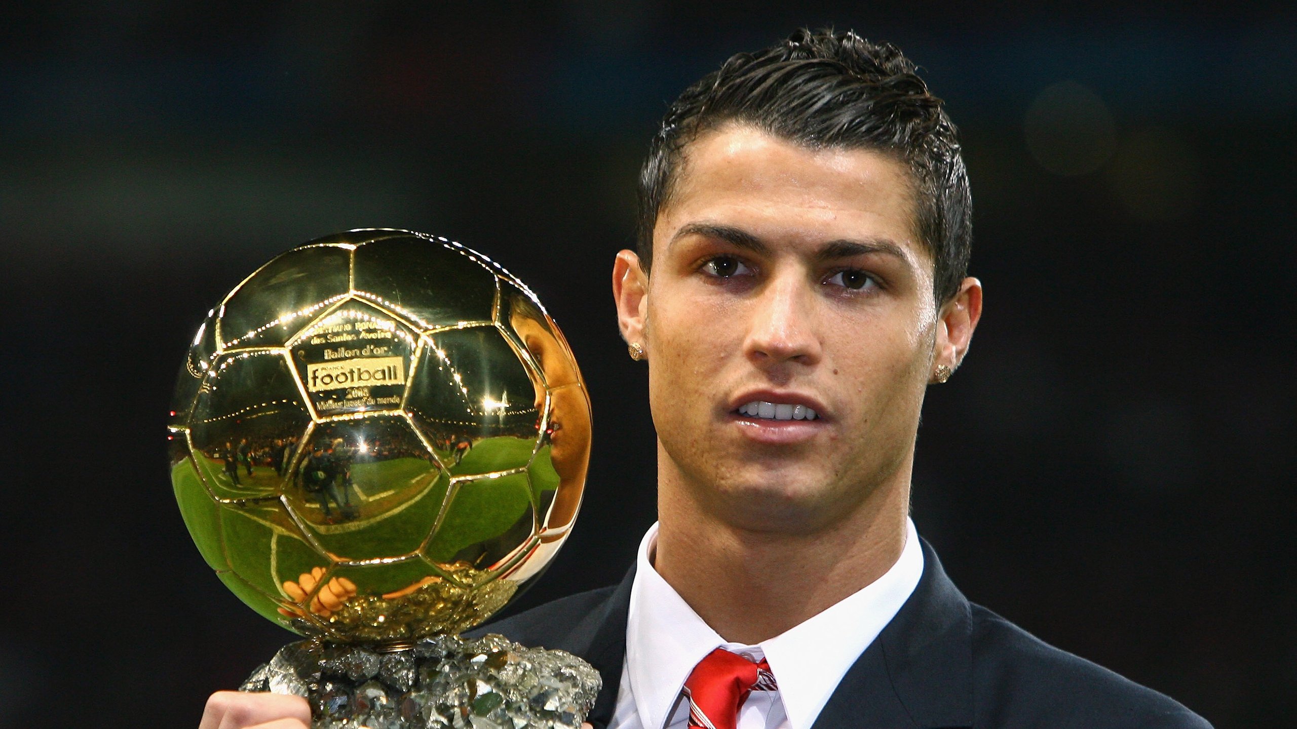 双线狂飙,勒沃库森横扫那不勒斯展现战术革命,姆巴佩状态火热预示新时代格局