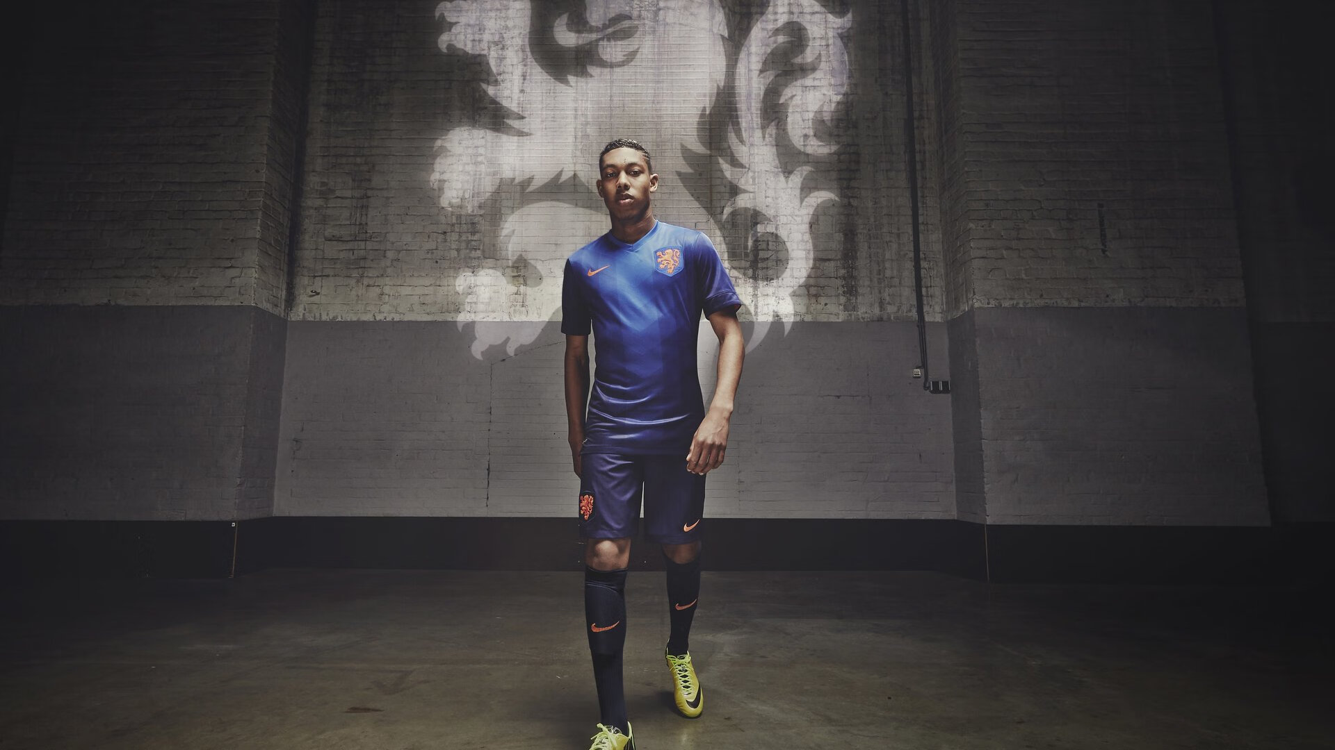 红牛车队碾压红牛二队背后，阿隆索如何以一人之力扛起全队荣耀